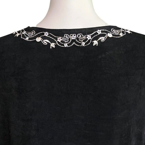 Vikki Vi Liquid Knit Slinky Pullover Tunic Top Size 1X Black Embroidered Beaded - Picture 5 of 8